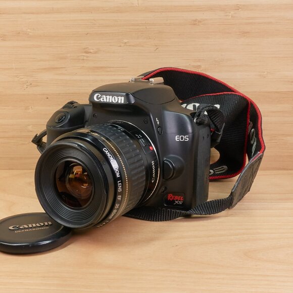Canon EOS Rebel XS 10.1MP DSLR Camera / Canon EF 35–80mm f/4–5.6 Lens / tested - Picture 1 of 9